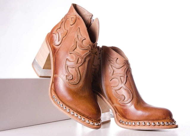 BOTA NAY PIEL